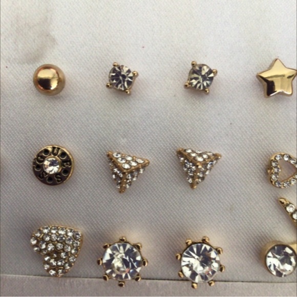 GUESS SPARKLE HUGGIES EARRING SET NWT - Picture 6 of 8